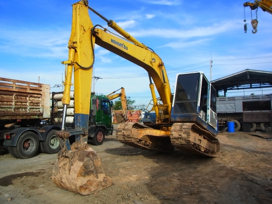 ขายยกล๊อต รถแบ็คโฮ Komatsu Pc120 รุ่น 5 มีให้เลือกทั้งหมด 3 คัน