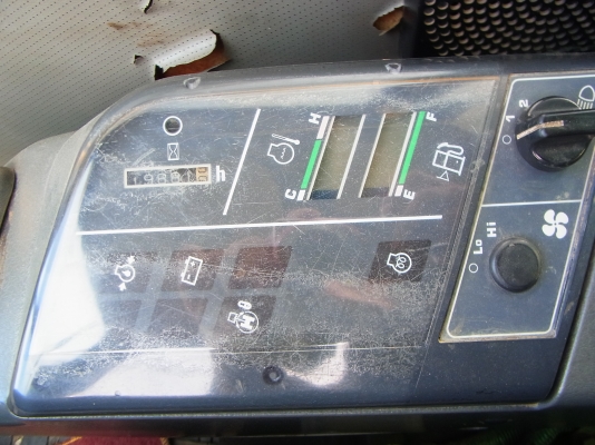 ขายยกล๊อต รถแบ็คโฮ Komatsu Pc120 รุ่น 5 มีให้เลือกทั้งหมด 3 คัน