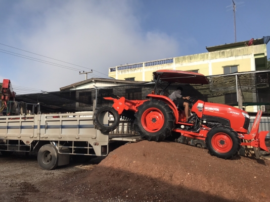 ปัญญาแทรคเตอร์..จัดมาให้ครับ ด่วน!!!คูโบต้า L4708ใบมีดคานล่างFD185พร้อมผาน6&times;24(CMTใหม่)สภาพพร้อมใช้