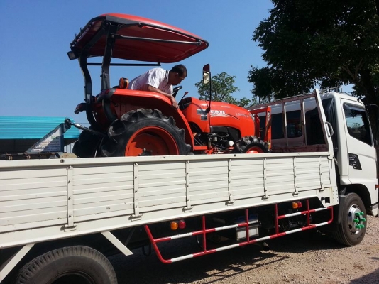 คูโบต้า L3208SP 4 WD รถเกรด A พร้อมใบมีดดันหน้า คูโบต้า L3208SP 4 WD รถเกรด A พร้อมใบมีดดันหน้า