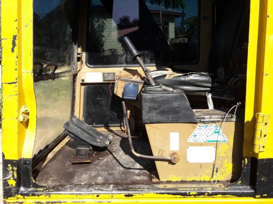 ขายด่วนรถแบคโฮCAT-E70Bรถนำเขามีใบอินวอยสภาพสวย