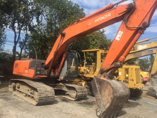 ขายรถแบคโฮ HITACHI ZX200-3 เอกสารเล่ม ไมล์ 11000 ราคา 1250000