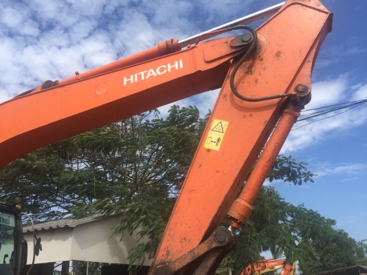 ขายรถแบคโฮ HITACHI ZX200-3 เอกสารเล่ม ไมล์ 11000 ราคา 1250000