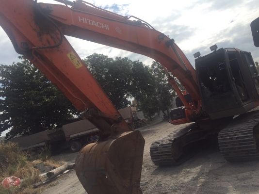 ขายรถแบคโฮ HITACHI ZX200-3 เอกสารเล่ม ไมล์ 11000 ราคา 1250000