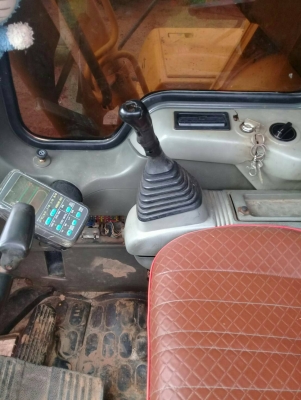 ขายรถแบคโฮ KOMATSU PC200-6 เอกสารอินวอย ระบบไฟเต็ม ช่วงล่างใหม่ ราคา 850000