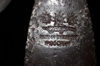 ขายจอบหงอนโบราณตราจระเข้สามดาว Made in Germany.มือสอง