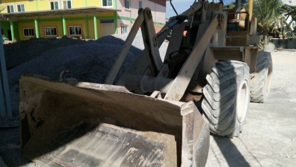 ขายด่วนรถตักเอวอ่อนkomatsu-507รถนำเขาสภาพพร้อมใช้งาน