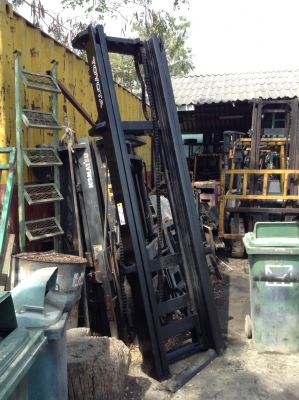 +++ ขายเสาโฟล์คลิฟท์ TOYOTA     3  ตัน   4.5  เมตร  ราคา  50,000.-  บาทครับ