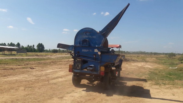 ขายรถนวด สี่ล้อกลาง เครื่อง 85 แรง ตู้สิงห์เปลือยจัมโบ ราคา  75,000 บาท