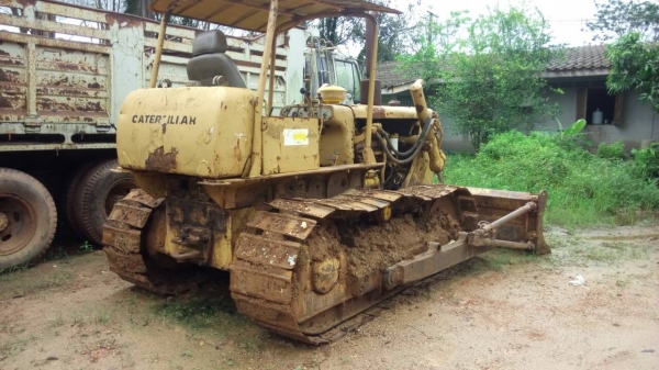 ขายรถเเทรค์เตอร์ CAT D4D ราคา 250,000 ขายรถเเทรค์เตอร์ CAT D4D ราคา 250,000