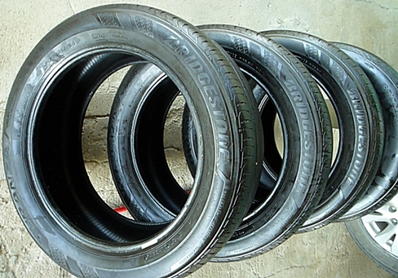 ยาง17 บริดสโตน 215-55-17ลงพื้นปี15 ดอกเกือบ1เซ็น GR-100