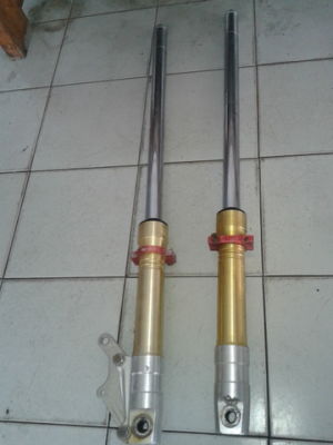 แกนโช้คพร้อมกระบอกโซนิค ลด 520.- แกนโช้คพร้อมกระบอกโซนิค ลด 520.-