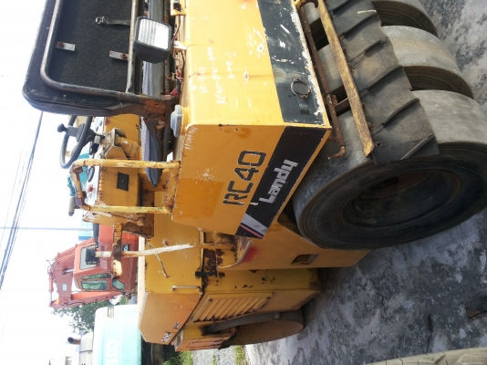 ขายรถบด DYNAPAC ( HITACHI ) รุ่น RC 40 พร้อมใช้งาน