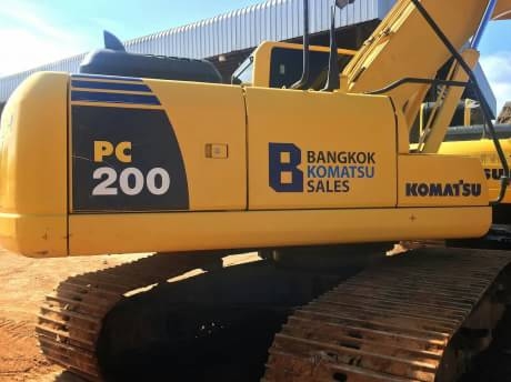 KOMATSU PC200-8 KOMATSU PC200-8