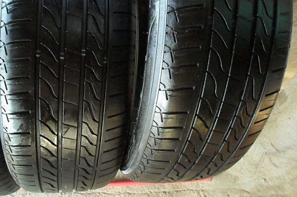 ยางขอบ17 มิชลิน 215-55-17ลงพื้นปี15 (4เส้น 4,800)ดอกเกือบ1เซ็น ยางขอบ17 มิชลิน 215-55-17ลงพื้นปี15 (4เส้น 4,800)ดอกเกือบ1เซ็น