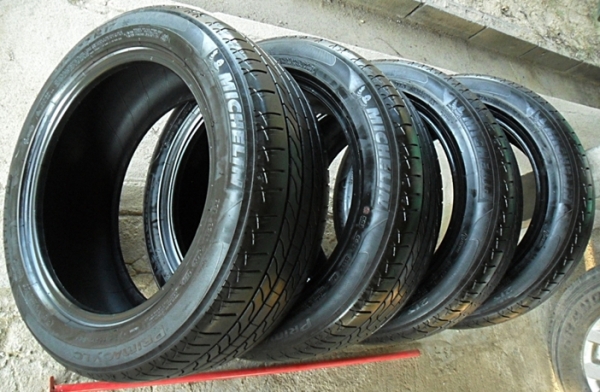 ยางขอบ17 มิชลิน 215-55-17ลงพื้นปี15 (4เส้น 4,800)ดอกเกือบ1เซ็น ยางขอบ17 มิชลิน 215-55-17ลงพื้นปี15 (4เส้น 4,800)ดอกเกือบ1เซ็น