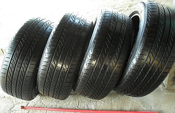 ยางขอบ17 มิชลิน 215-55-17ลงพื้นปี15 (4เส้น 4,800)ดอกเกือบ1เซ็น ยางขอบ17 มิชลิน 215-55-17ลงพื้นปี15 (4เส้น 4,800)ดอกเกือบ1เซ็น