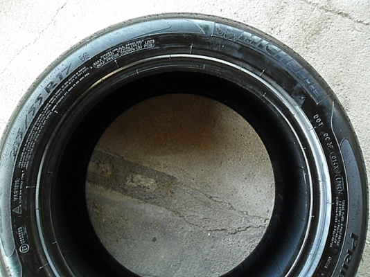 ยางขอบ17 มิชลิน 215-55-17ลงพื้นปี15 (4เส้น 4,800)ดอกเกือบ1เซ็น ยางขอบ17 มิชลิน 215-55-17ลงพื้นปี15 (4เส้น 4,800)ดอกเกือบ1เซ็น