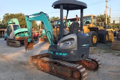 KOBELCO SK30SR-3E ปี2011 ชั่วโมงน้อยมากไม่แพ้รถใหม่ นำเข้าจากญี่ปุ่น โทร.090-986-2521 อ๊อบ