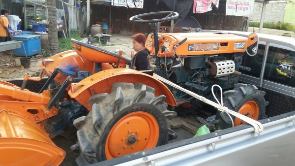 ขายรถB 6000 สวยๆของเก่านอกยังไม่ใช้งานในไทยเลย ขายรถB 6000 สวยๆของเก่านอกยังไม่ใช้งานในไทยเลย