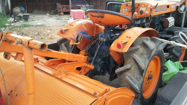 ขายรถB 6000 สวยๆของเก่านอกยังไม่ใช้งานในไทยเลย ขายรถB 6000 สวยๆของเก่านอกยังไม่ใช้งานในไทยเลย