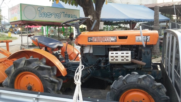 ขายรถB 6000 สวยๆของเก่านอกยังไม่ใช้งานในไทยเลย ขายรถB 6000 สวยๆของเก่านอกยังไม่ใช้งานในไทยเลย