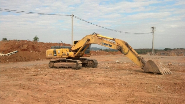 ขาย 1,690,000 KOMATSU pc 300-8 เล่มทะเบียน  ไฟฟ้าครบ เครื่องดี ปั้มแรง เอวแน่น ช่วงล่างเต็ม รถสวยพร้อมใช้เอกสารพร้อมโอน(รถอยู่ สกลนคร) 090-772-3710 090-772-3708