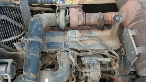 ขาย 1,690,000 KOMATSU pc 300-8 เล่มทะเบียน  ไฟฟ้าครบ เครื่องดี ปั้มแรง เอวแน่น ช่วงล่างเต็ม รถสวยพร้อมใช้เอกสารพร้อมโอน(รถอยู่ สกลนคร) 090-772-3710 090-772-3708