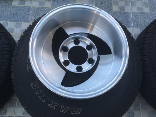 // แมกซ์ ขอบ 15 กว้าง 8.5 นิ้ว 6รู ทำสีปัดเงามาใหม่ หนาๆ//