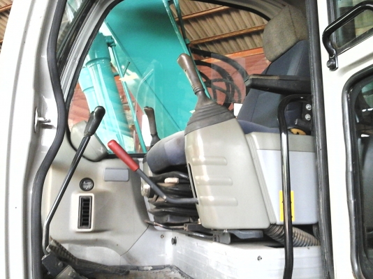 ขายรถขุด KOBELCO SK 135 SR LC รถนำเข้าจากนอกแท้สภาพเดิมยังไม่ใช้งานในไทยมีแอร์เอกสารครบมีลายใบ 70 รถสภาพเต็มพร้อมใช้งานร้านละอองดาวแทรคเตอร์นครชัยศรี ขายรถขุด KOBELCO SK 135 SR LC รถนำเข้าจากนอกแท้สภาพเดิมยังไม่ใช้งานในไทยมีแอร์เอกสารครบมีลายใบ 70 รถสภาพเต็มพร้อมใช้งานร้านละอองดาวแทรคเตอร์นครชัยศรี