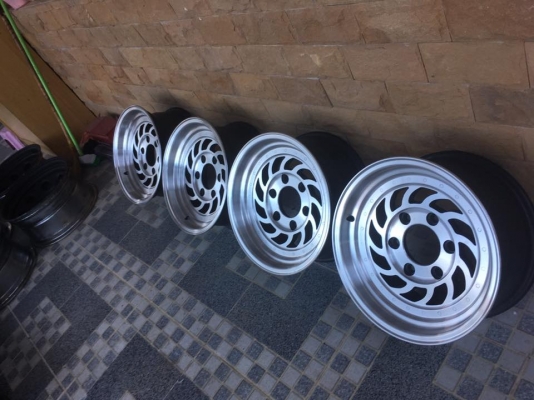 แมกซ์WING  ขอบ15x7  6 6รู ET-15