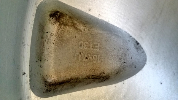 ล้อแม็กเดิมๆวีโก้ พรีรันเนอร์ ขอบ16 6รู139.7 พร้อมน็อตแท้ครบชุด