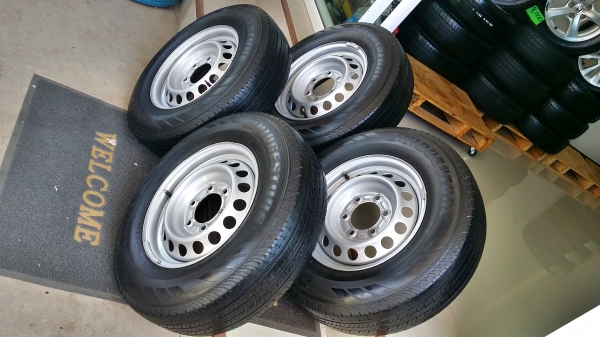 ล้อกระทะอีซูซุ ขอบ15 6รู139.7 พร้อมยางบริดสโตน ดูร่าวิส ปี13