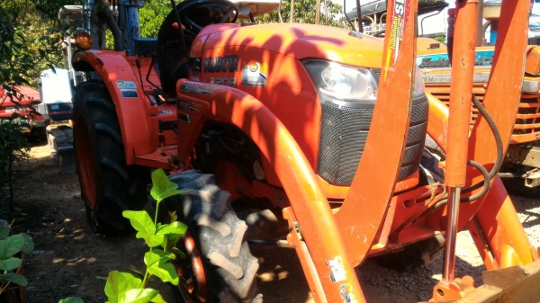 ขายรถไถ KUBOTA L3208 แถมดันหน้าคานบน 948 ชม. ทะเบียนพร้อมโอน  ราคา 260,000 อ.แกลง จ.ระยอง มีบริการขนส่งทั่วไทย DC Tractor Rayong 0818618678,0899347475 https://www.facebook.com/DC-Tractor-Rayong-3071545327&hellip;/shop&hellip; id line=081-8618678 id line=0