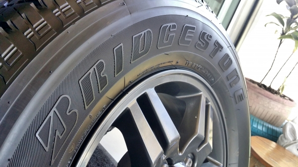 ล้อแม็กเดิมดีแม็ก เอ็กซีรี่ส์ ขอบ16 6รู139.7 พร้อมยางบริดสโตน ปี11