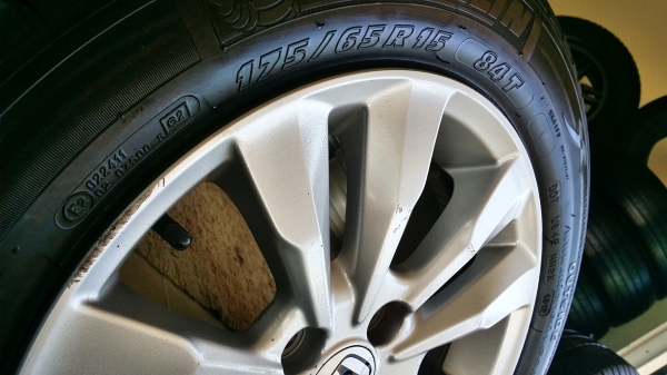 ล้อแม็กเดิมซิตี้ ขอบ15 4รู100 พร้อมยางมิชลิน เอ็นเนอร์จี้ ปี12,13