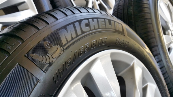 ล้อแม็กเดิมซิตี้ ขอบ15 4รู100 พร้อมยางมิชลิน เอ็นเนอร์จี้ ปี12,13