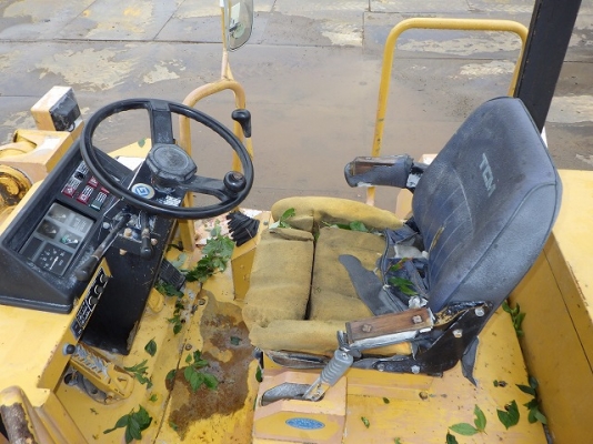 ขาย รถตัก TCM 830-2