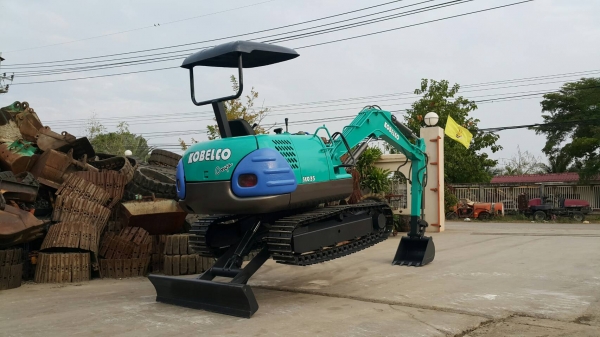 ขายรถขุด KOBELCO รุ่น SK035 มือสองญี่ปุ่น แทรกเหล็ก สลักบูท เอวแน่น 100\% ปั้มนิ้ว มีไลน์กระแทก แรงดีทุกระบบ พร้อมใช้งาน มือถือ/LINE ID : 0818753444