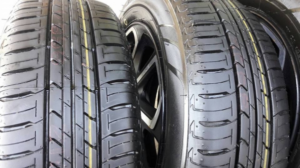 ขายล้อแม็กป้ายแดง yaris trd 15" ยางปี16 สนใจติดต่อ ตาเล็ก ล้อและยางครับ 081-3747940 ขายล้อแม็กป้ายแดง yaris trd 15" ยางปี16 สนใจติดต่อ ตาเล็ก ล้อและยางครับ 081-3747940