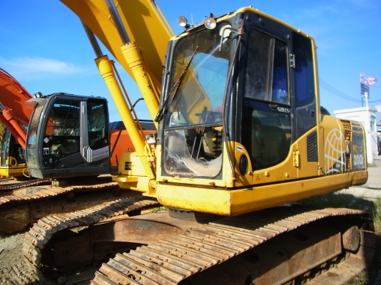 ขายรถแบคโฮ Komatsu PC200 รุ่น 8 ปี 2006