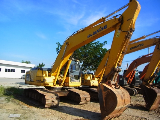 ขายรถแบคโฮ Komatsu PC200 รุ่น 8 ปี 2006
