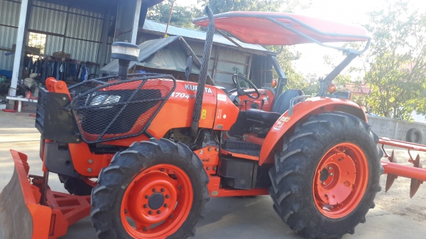 ขายรถไถ kubota รุ่น M7040 สภาพสวย ราคาประหยัด ขายรถไถ kubota รุ่น M7040 สภาพสวย ราคาประหยัด
