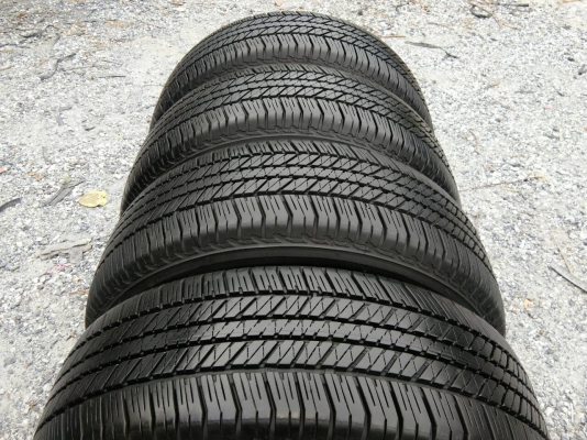 ขายยาง 265/65R17 บริดสโตน ปี15 ดอกยางหนาเต็มสดไม่ร้าวไม่แตกลายไม่กินข้างเท่ากันใช้งานมาน้อยสวยๆ จำนวน 1 ชุด ขายยาง 265/65R17 บริดสโตน ปี15 ดอกยางหนาเต็มสดไม่ร้าวไม่แตกลายไม่กินข้างเท่ากันใช้งานมาน้อยสวยๆ จำนวน 1 ชุด