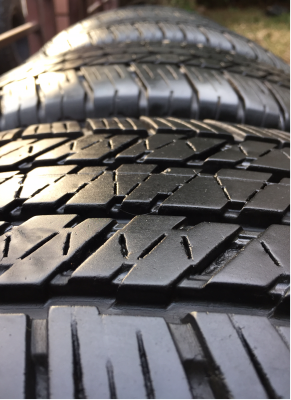 ยาง Bridgestone 265 60 18 ปลายปี15 ดอกเต็ม เนื้อนิ่ม ใช้ยาว ราคาไม่แพง