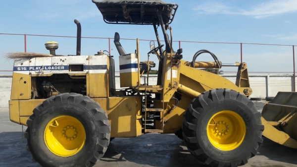 ขายรถตัก KOMATSU 515 เอวอ่อนสภาพพร้อมไช้