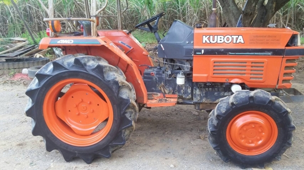 ขายคูโบต้า26แรงสวยเครื่องดียางพน้อมใช้งานพร้อมโรตารี่ ขายคูโบต้า26แรงสวยเครื่องดียางพน้อมใช้งานพร้อมโรตารี่