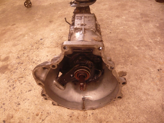 ขายเกียร์ธรรมดาห้าสปีดใส่มาสด้าแฟมิเลีย