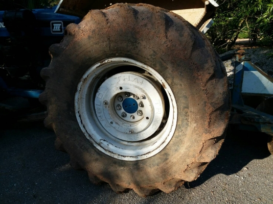 ขายดาวน์รถไถ FORD 6610 2 เพลา ใบมีด 3 จาน 7 จาน ขายดาวน์ 340000