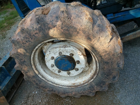 ขายดาวน์รถไถ FORD 6610 2 เพลา ใบมีด 3 จาน 7 จาน ขายดาวน์ 340000